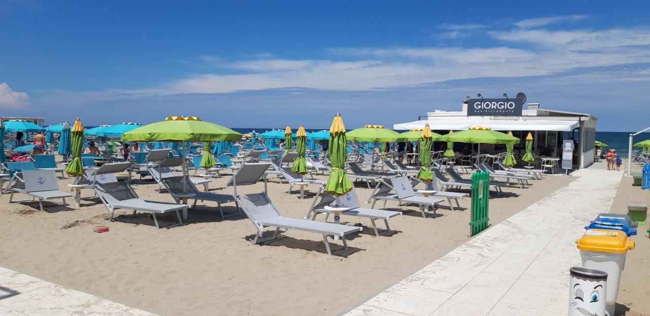 Hotel Italy Misano Adriatico Esterno foto