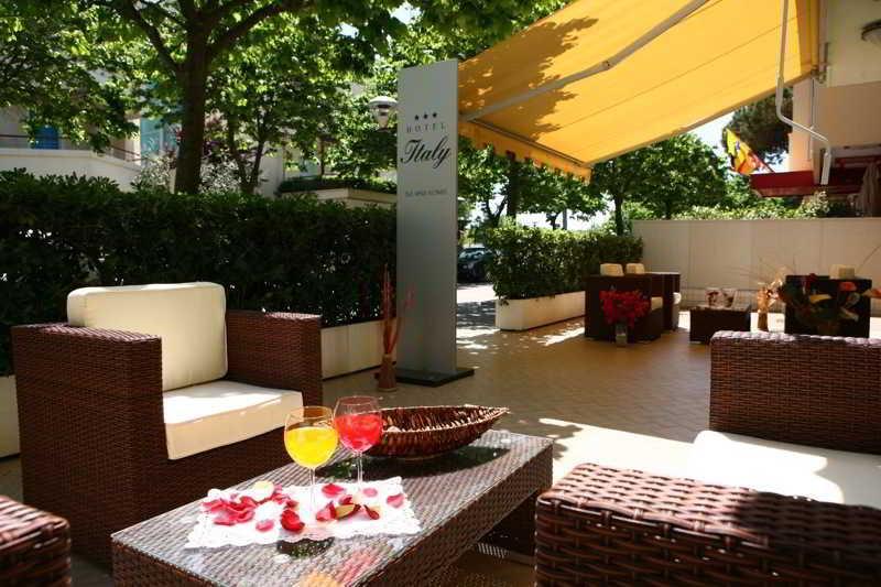 Hotel Italy Misano Adriatico Esterno foto