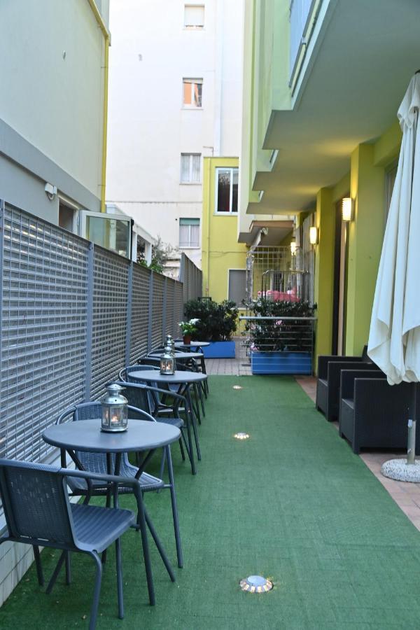 Hotel Italy Misano Adriatico Esterno foto