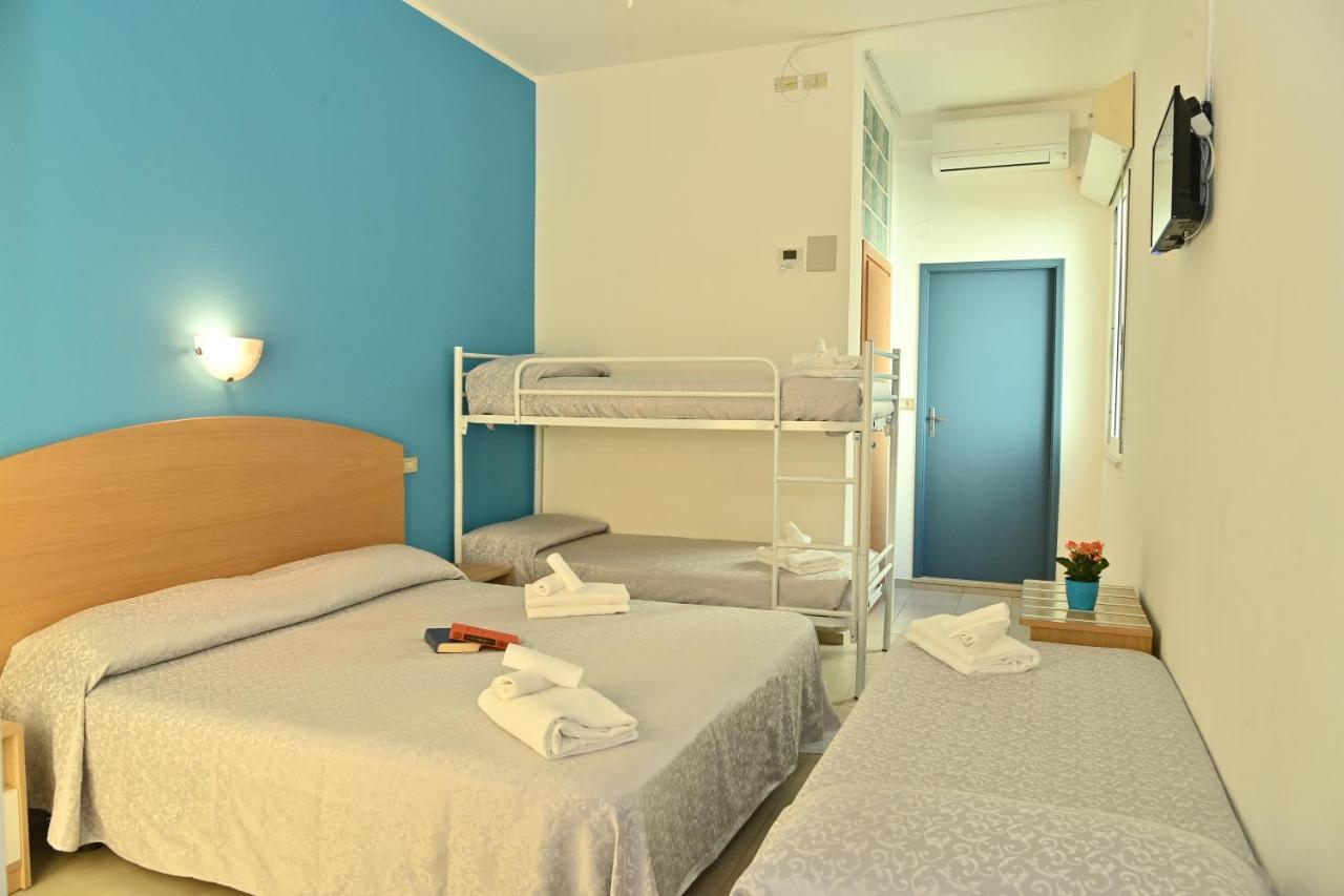Hotel Italy Misano Adriatico Esterno foto