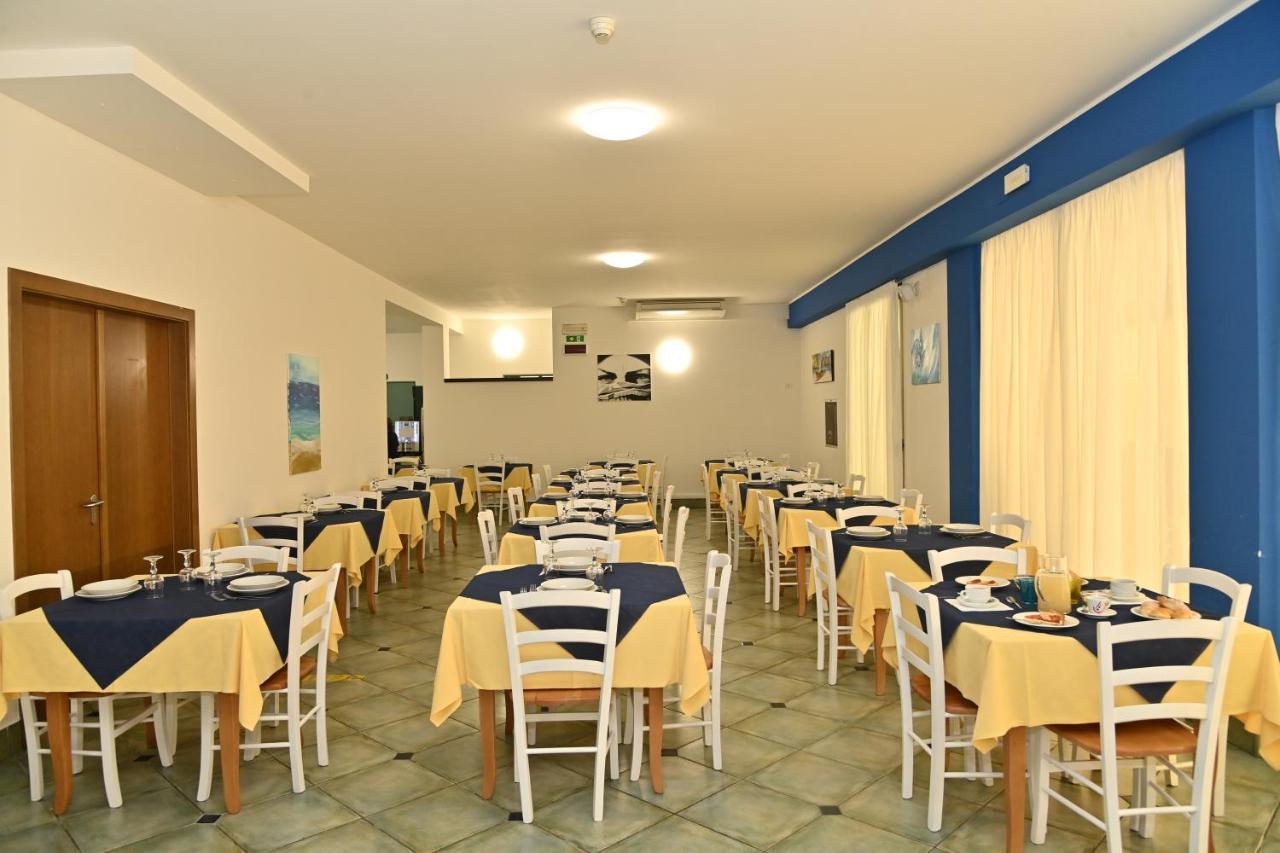 Hotel Italy Misano Adriatico Esterno foto