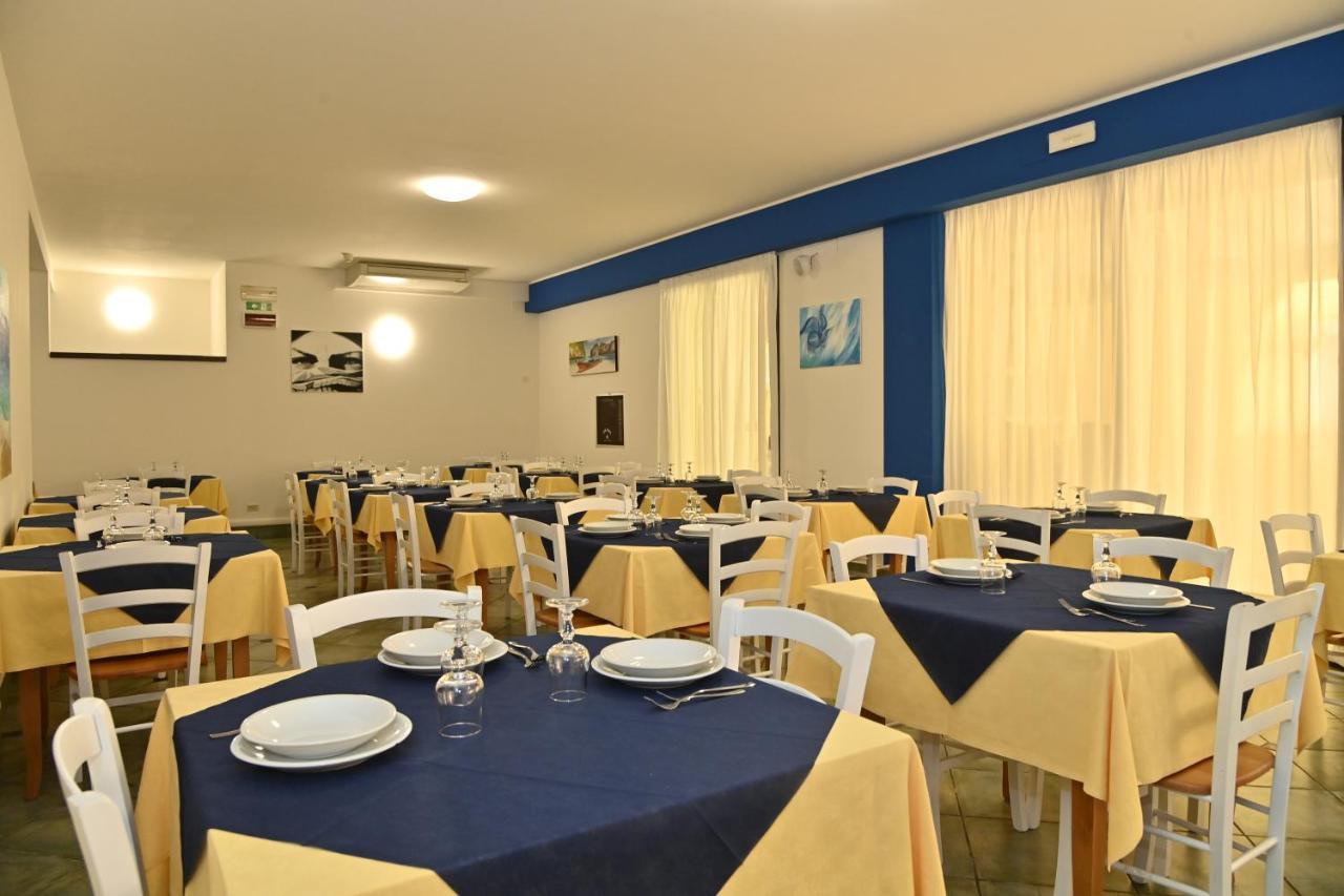 Hotel Italy Misano Adriatico Esterno foto