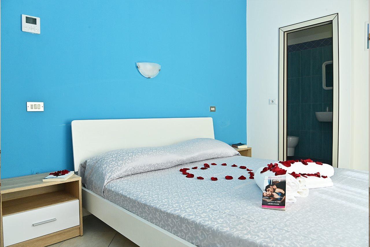 Hotel Italy Misano Adriatico Esterno foto