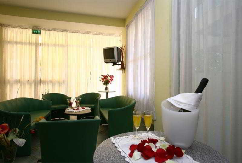 Hotel Italy Misano Adriatico Esterno foto